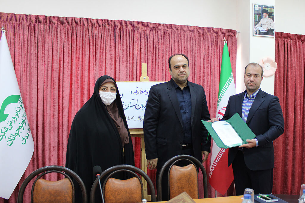 تکریم زبان آموزان باید در الویت کار کانون زبان باشد