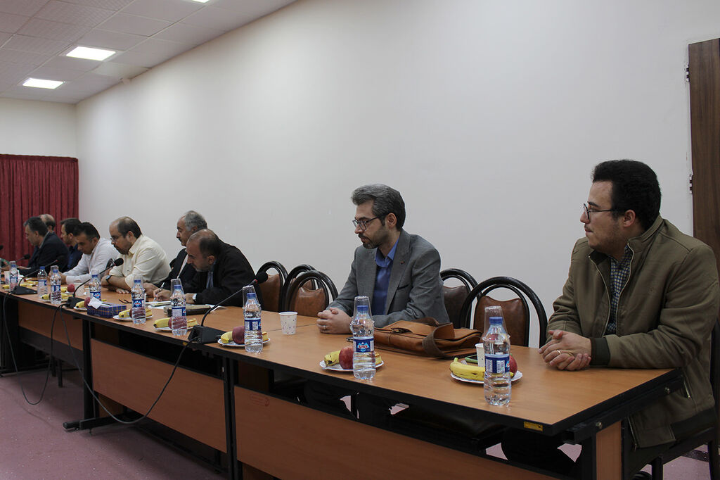 تکریم زبان آموزان باید در الویت کار کانون زبان باشد