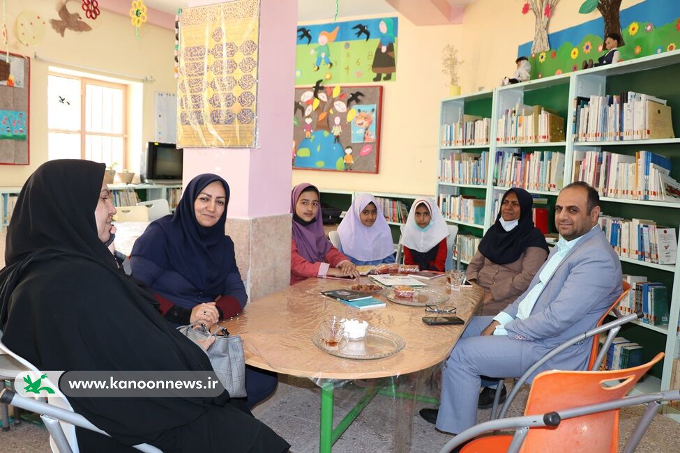 سرپرست کانون کرمان از مراکز فرهنگیهنری «راین» و «گروه» بازدید کرد