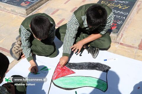حمایت از کودکان غزه در جوار مزار حاج‌قاسم سلیمانی