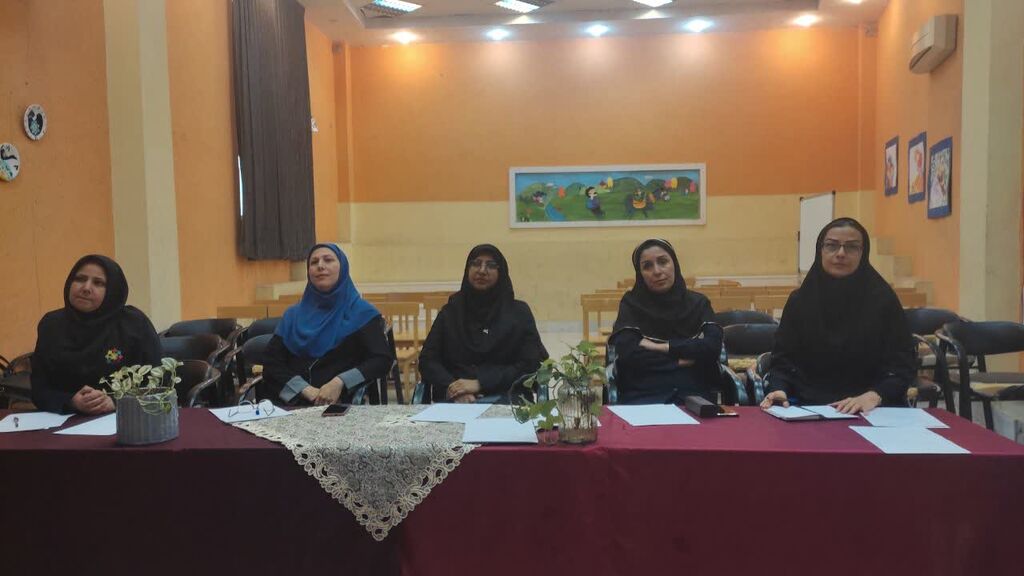 حضور داوران استانی بیست و پنجمین جشنواره بین المللی قصه گویی در کارگاه مجازی آموزشی