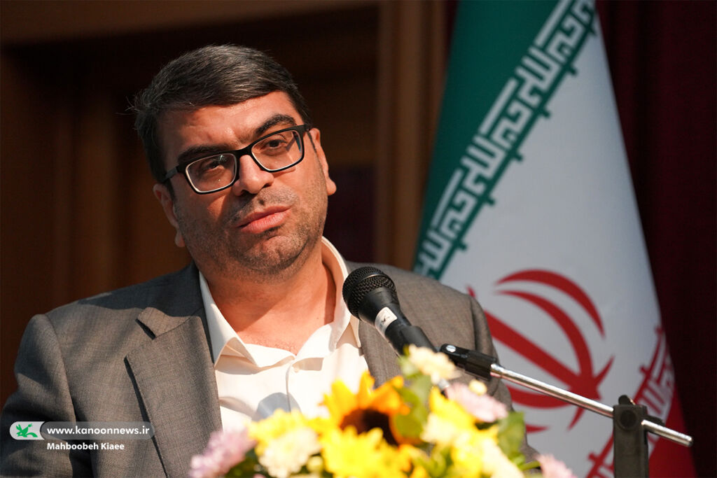 آیین تکریم و معارفه معاون توسعه مدیریت و منابع کانون برگزار شد