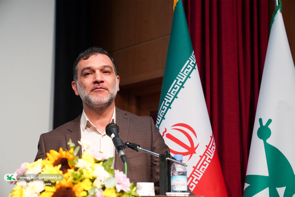 آیین تکریم و معارفه معاون توسعه مدیریت و منابع کانون برگزار شد