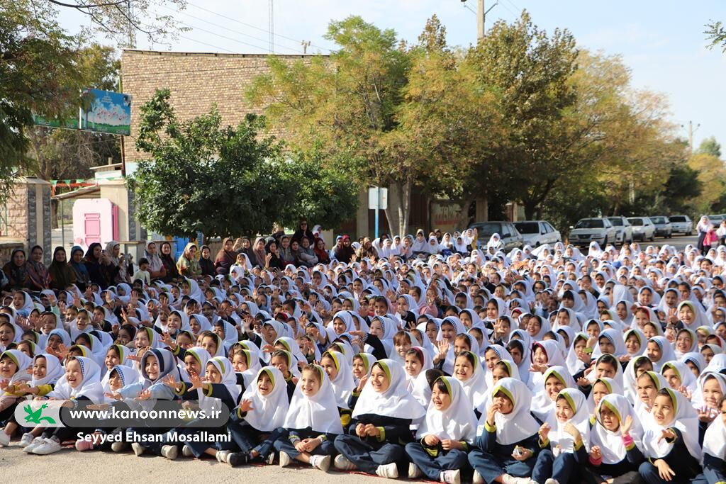 تماشاخانه سیار کانون با اجرای نمایش«ماجرای گلهی من» به مراوهتپه رفت