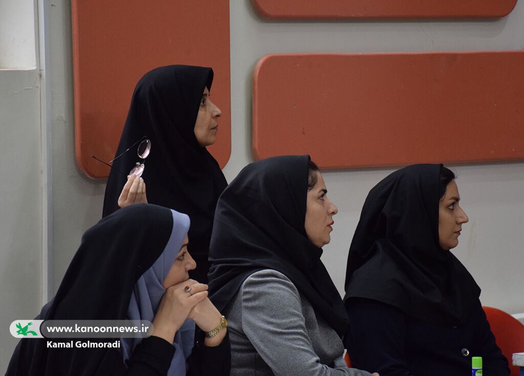 مربیان کانون لرستان و معلمان در دوره آموزشی پاپ آپ شرکت کردند