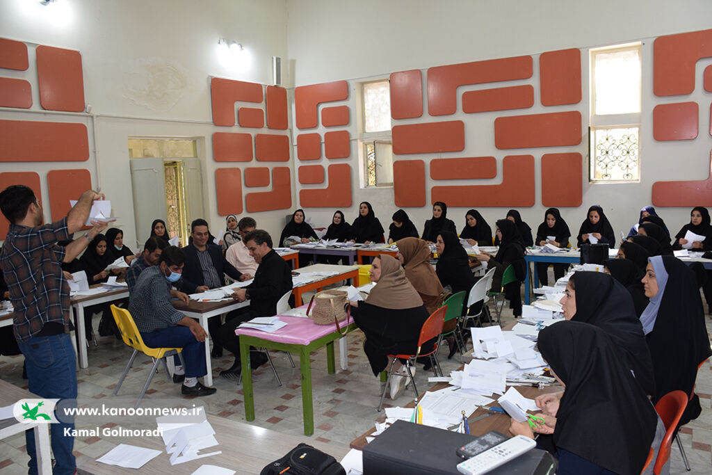 مربیان کانون لرستان و معلمان در دوره آموزشی پاپ آپ شرکت کردند