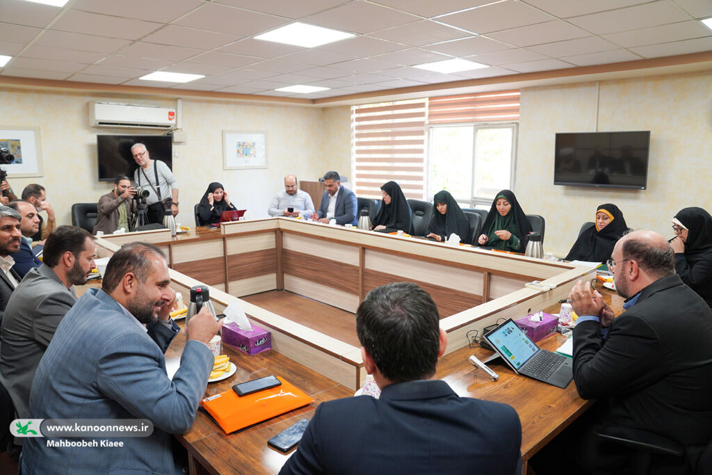 طرح کانون مدرسه را جدی در استانها پیگیری کنید/ تمرکز بر نیروآفرینی