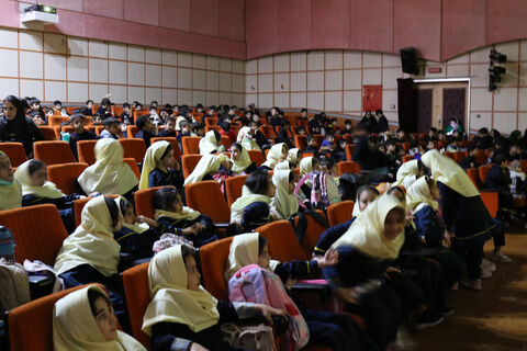 استقبال دانش‌آموزان از اکران انیمیشن بچه زرنگ در سینما کانون ساری