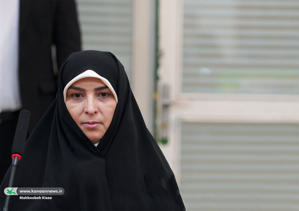 ما را ناظر نه، بلکه پشتیبان خود بدانید