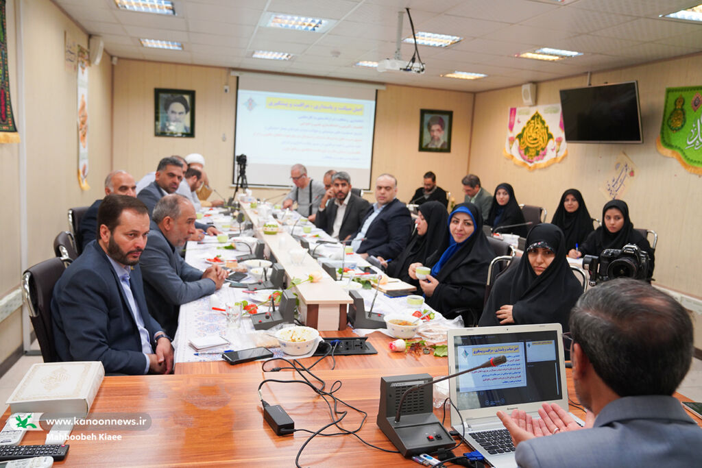 ساحت مدیریت؛ فرصت تمرکز به خدمت ماندگار است