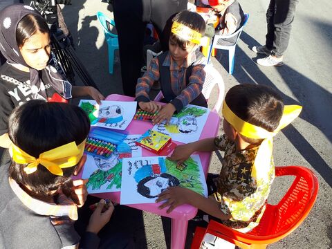 در ایستگاه بزرگ نقاشی حمایت از کودکان مظلوم فلسطین