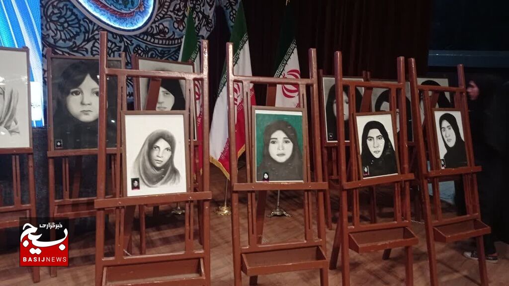 تجلیل از اعضای هنرمند کانون در اجلاسیه بانوان کنگره ملی ده هزار شهید آذربایجان شرقی