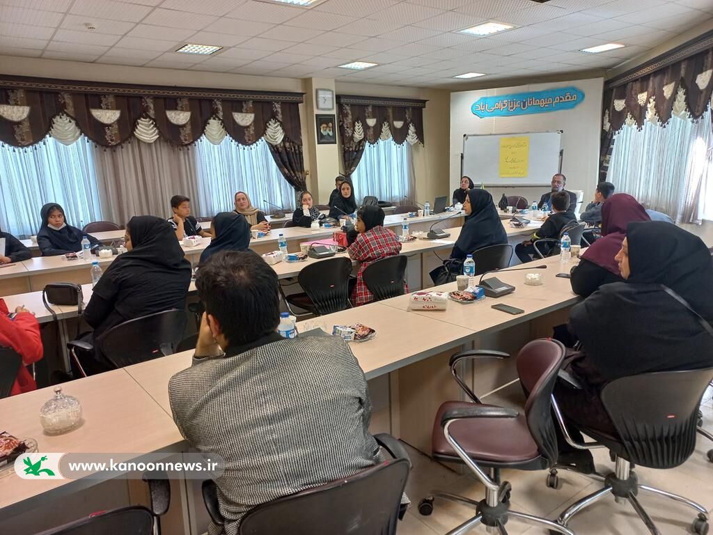 نشست آموزشی با موضوع« بخش آیینی و سنتی»