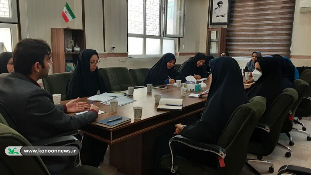 جلسه ماهانه مسئولین مراکز برگزار شد