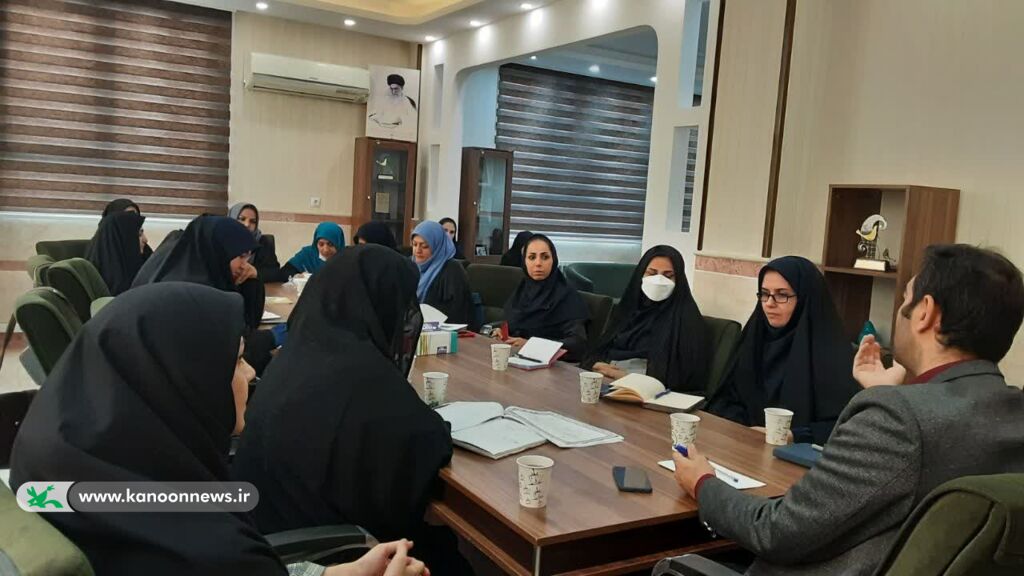 جلسه ماهانه مسئولین مراکز برگزار شد