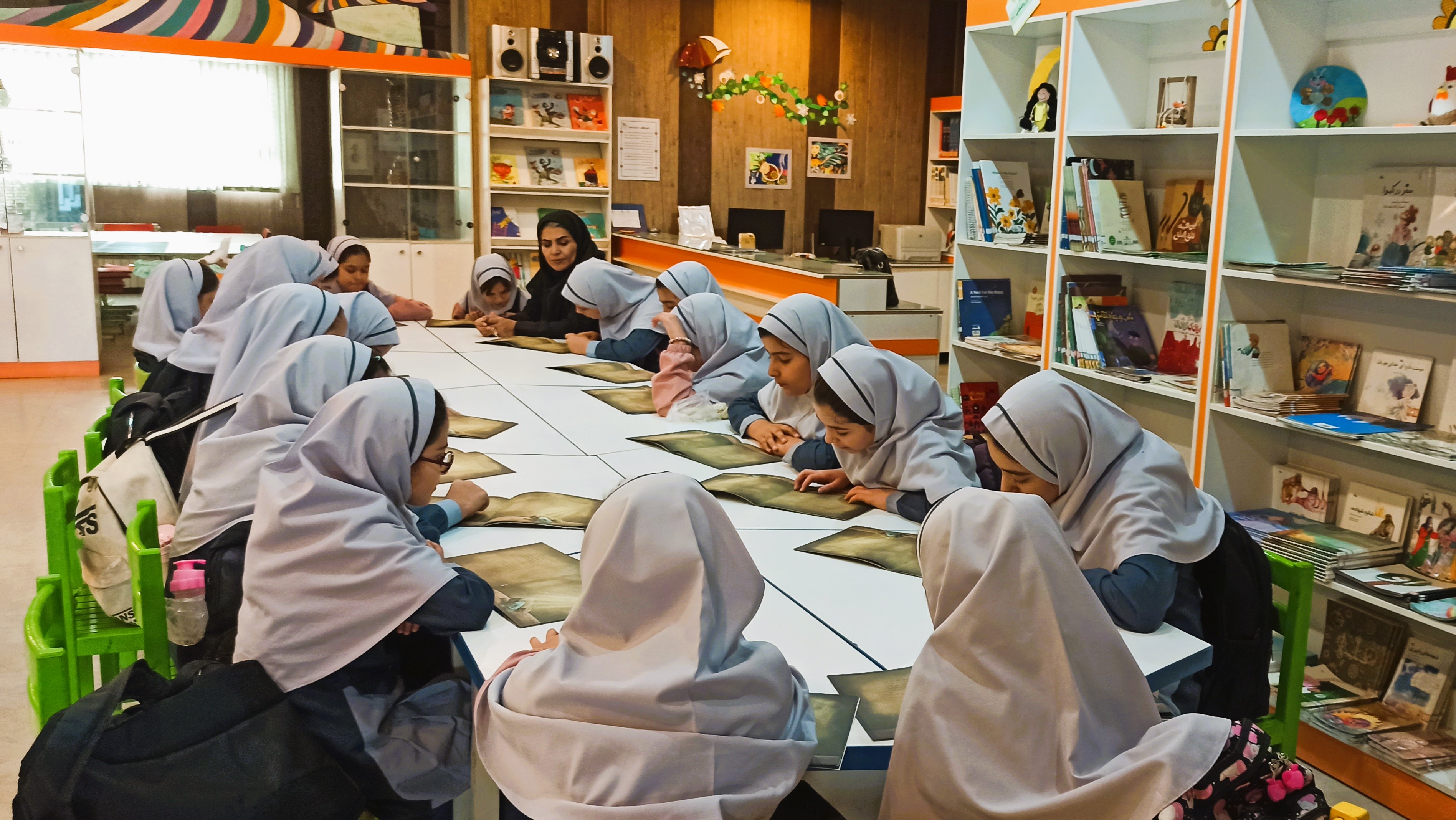 نهالهای سبز در مرکز نسیم شهر رویید