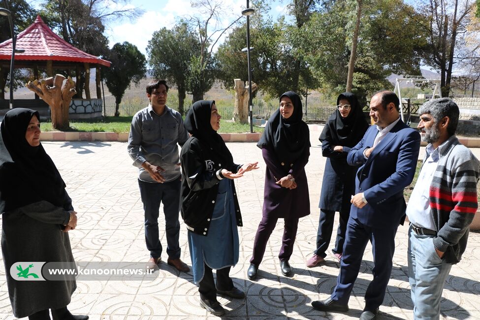 سرپرست کانون کرمان با مربیان مراکز فرهنگی‌هنری بافت و رابر دیدار کرد