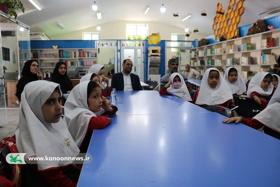 سرپرست کانون کرمان با مربیان مراکز فرهنگیهنری بافت و رابر دیدار کرد
