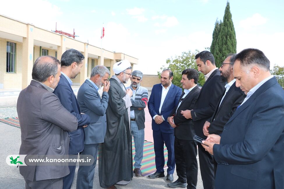 سرپرست کانون کرمان با مربیان مراکز فرهنگیهنری بافت و رابر دیدار کرد