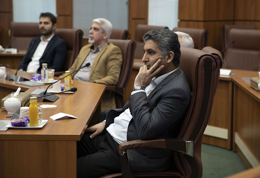 تعامل سه جانبه بین کانون، کانون زبان ایران و سازمان انرژی اتمی بررسی شد