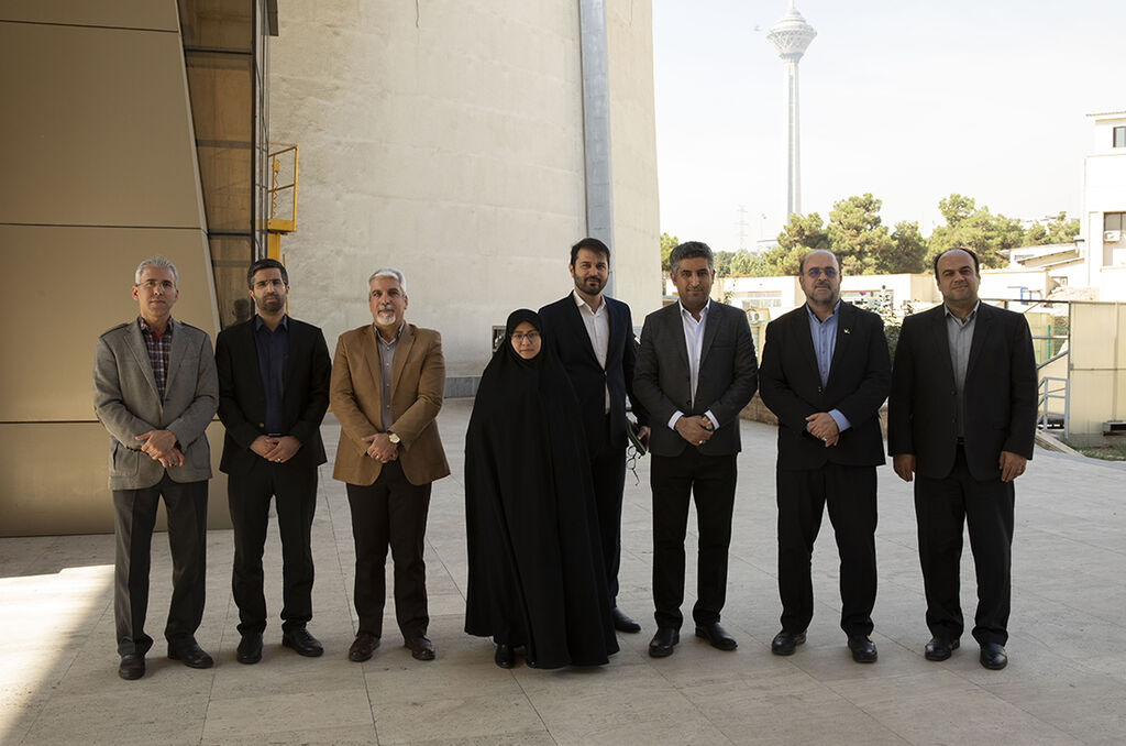 تعامل سه جانبه بین کانون، کانون زبان ایران و سازمان انرژی اتمی بررسی شد