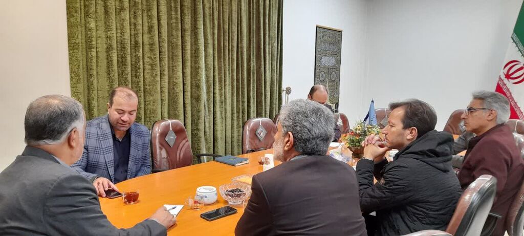 نشست همکاری کانون زبان و دانشگاه بوعلی سینا برگزار شد