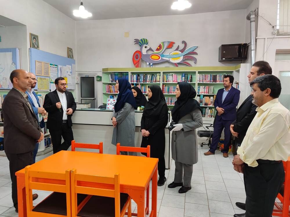 دلیجان مدیرعامل کانون از مرکز دلیجان بازدید کرد