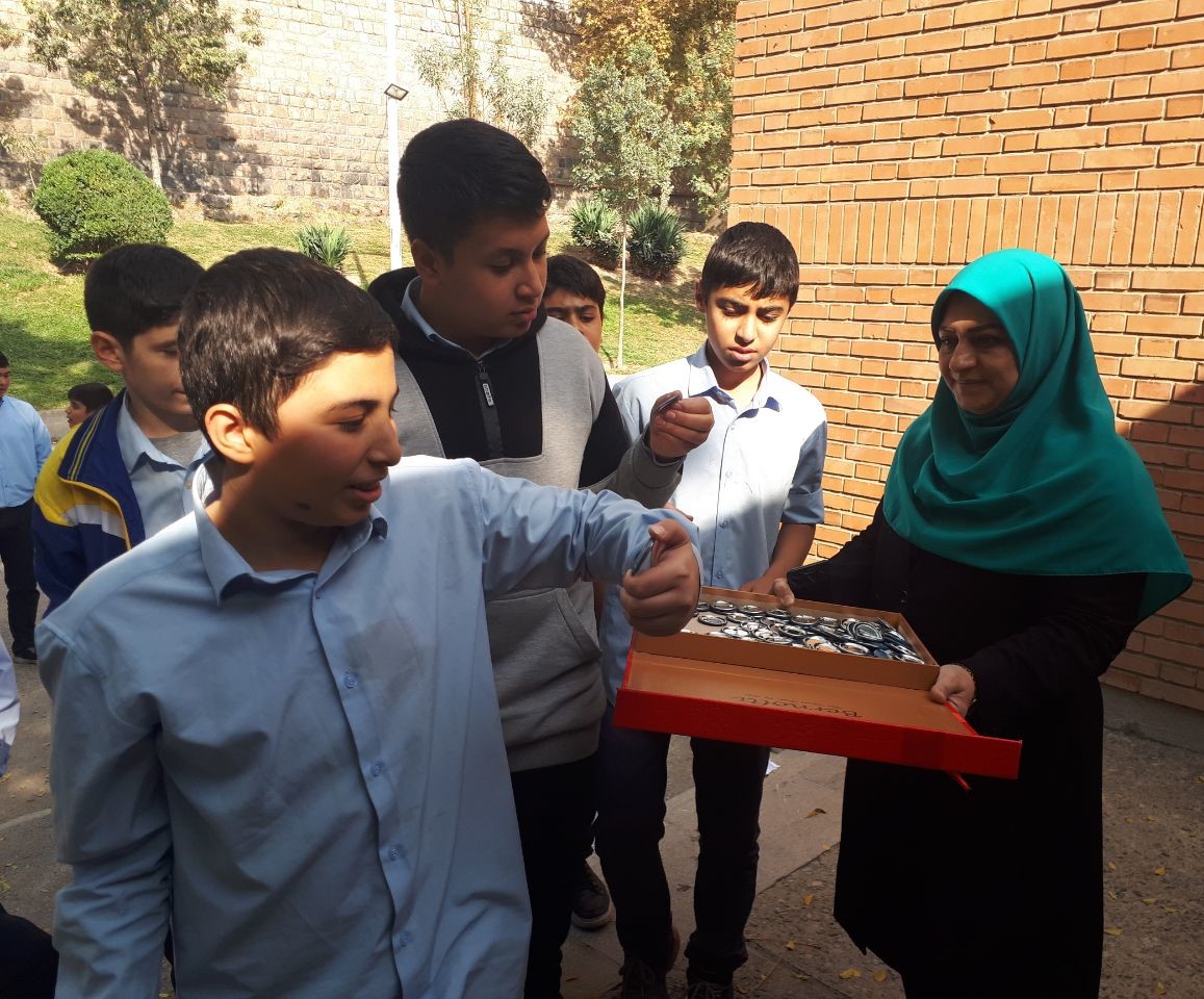 کاشت گل روز با یاد خاطره شهید نوجوان محمدحسین فهمیده