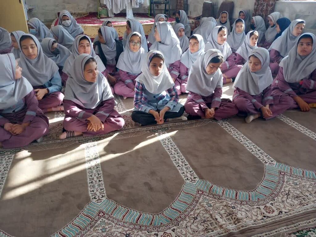 برگزاری کارگاه" نقش تفکر" در مرکز فرهنگی هنری شماره دو اسفراین