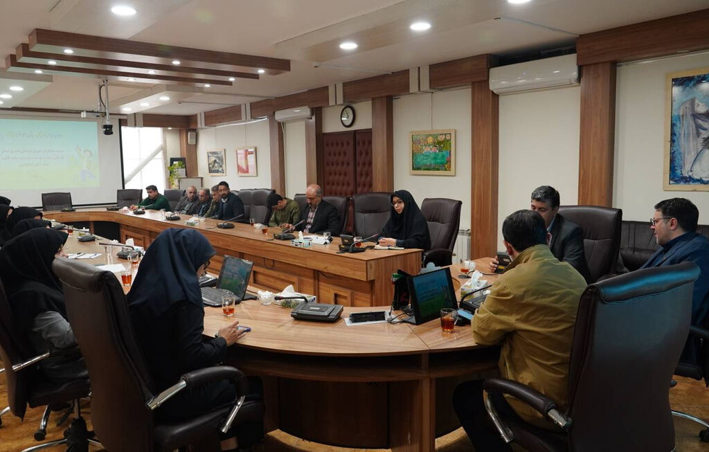 دیدار معاون توسعه مدیریت و منابع با کارکنان کانون خراسان رضوی