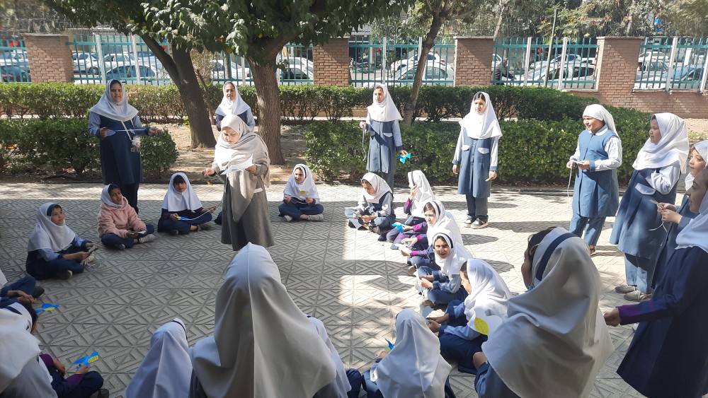 اعضای نوجوان نه به جنگ گفتند و از صلح جهانی حمایت کردند