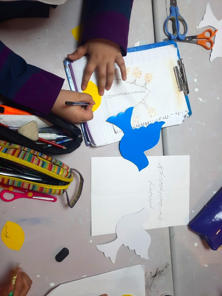 اعضای نوجوان نه به جنگ گفتند و از صلح جهانی حمایت کردند