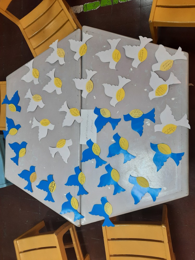 اعضای نوجوان نه به جنگ گفتند و از صلح جهانی حمایت کردند