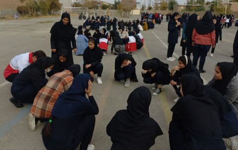 اجرای برنامه های مختلف در مراکز کانون پرورش فکری کودکان و نوجوانان استان آذربایجان غربی به مناسبت نکوداشت هفته پدافند غیرعامل با شعار
"ایران پایدار، به وسعت ایمان، به بلندای امید"