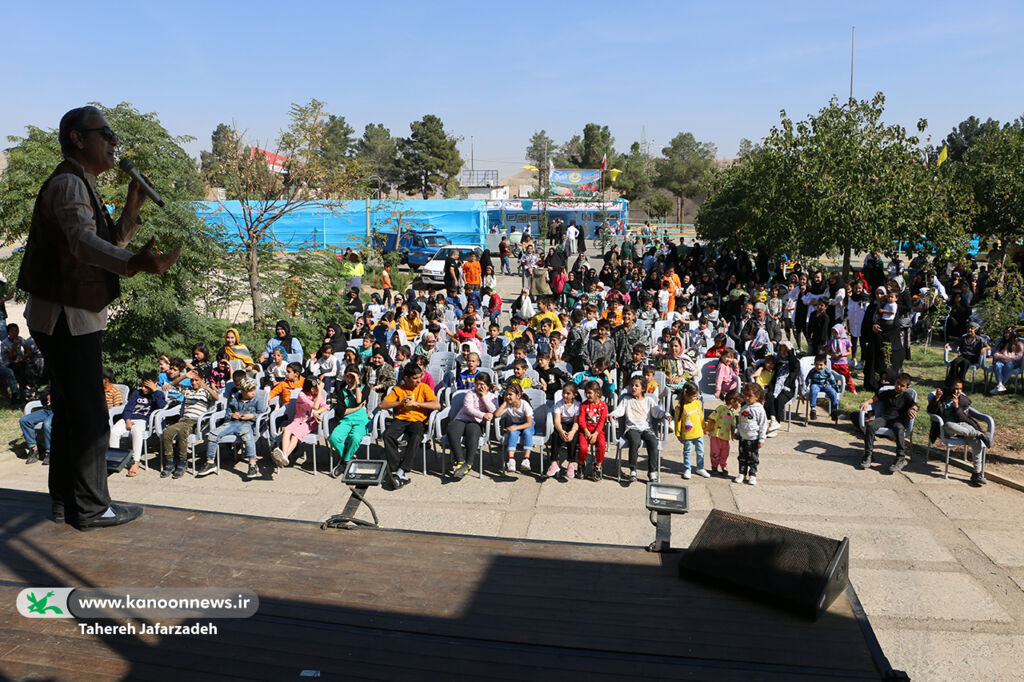 استقبال ۱۵۰۰۰ کودک و نوجوان مناطق کمبرخوردار سمنان از تماشاخانه سیار کانون