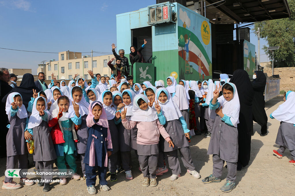 استقبال ۱۵۰۰۰ کودک و نوجوان مناطق کمبرخوردار سمنان از تماشاخانه سیار کانون