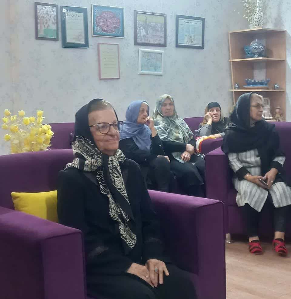 قصه‌گویی سالمندان قزوین برای شرکت در جشنواره استانی