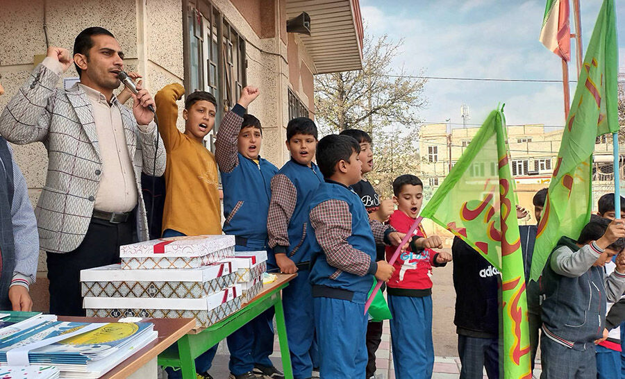 زنگ استکبارستیزی در مدرسه شهید کاظمی شام اسبی اردبیل به صدا درآمد