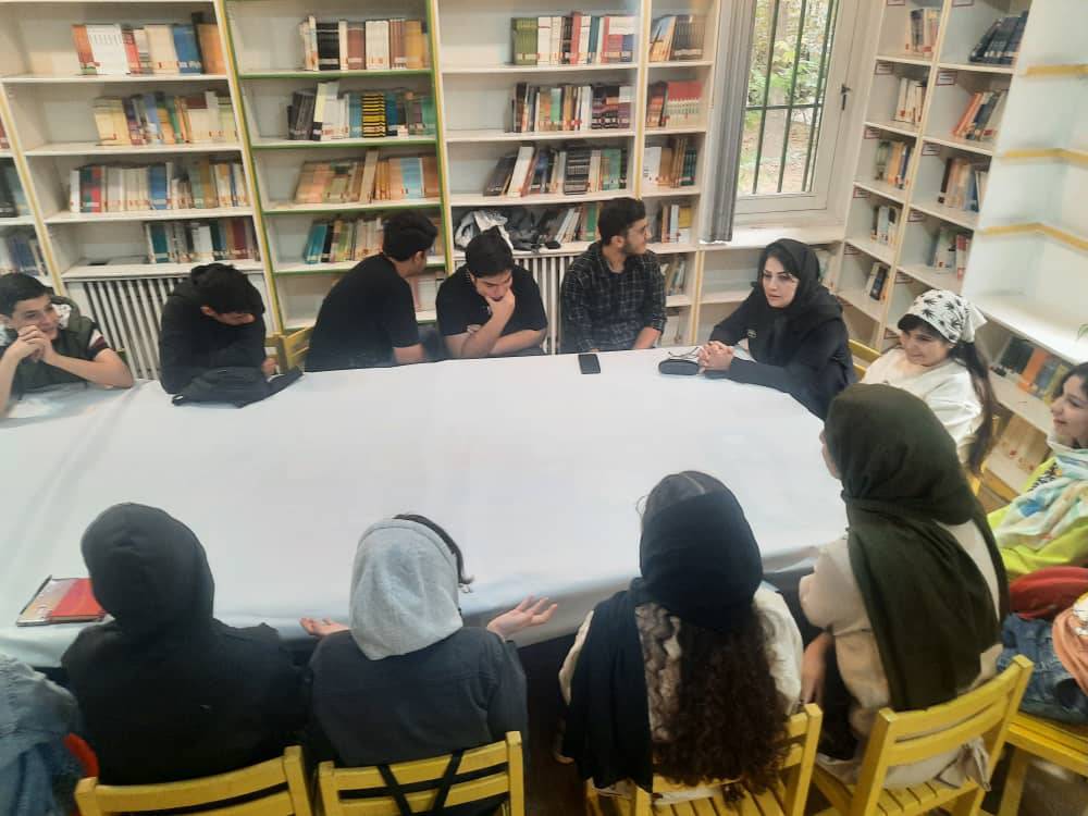 «نوجوان توانمند، آینده ای روشن»