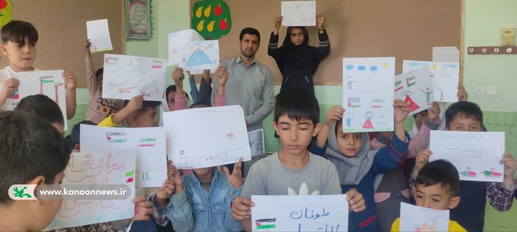 حضور کودکان و نوجوانان خراسان شمالی در راهپیمایی ۱۳ آبان