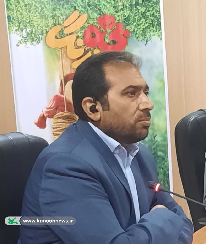 قصه گویی ابزار و انتقال دهنده مفاهیم تربیتی در جهت کاهش آسیبهای اجتماعی است قصه گویی ابزار و انتقال دهنده مفاهیم تربیتی در جهت کاهش آسیبهای اجتماعی است