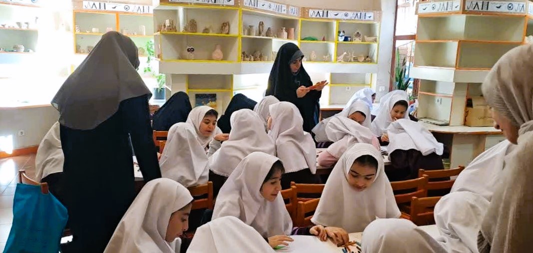 دانشآموزان میهمان روایت قصه «شجاع مرد کوچک» شدند.