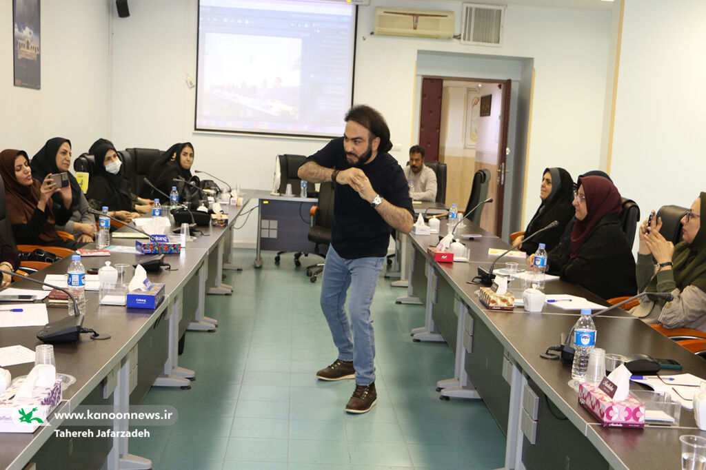 کارگاه آموزشی «نقالی و تفاوت آن با خوانش متون» در کانون سمنان