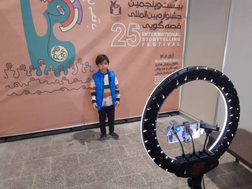 ضبط قصههای ۹۰ ثانیهای در هجدهمین نمایشگاه بینالمللی کتاب تبریز