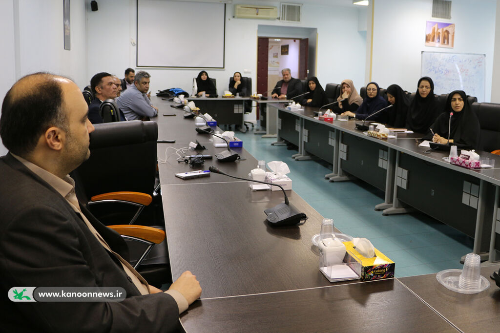 بازدید معاون توسعه و مدیریت منابع از مراکز کانون سمنان