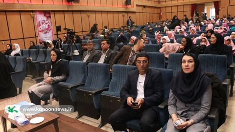 مرحله استانی بیست وپنجمین جشنواره بین المللی قصه گویی با رقابت قصه‌گوها در شهرکرد روز دوم