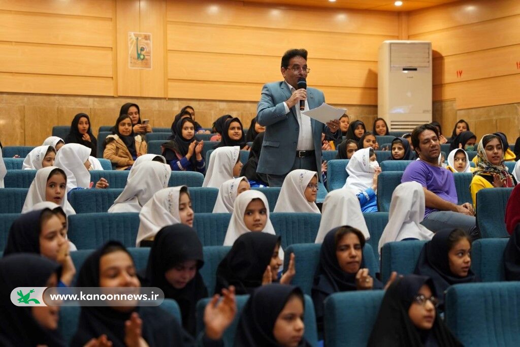استقبال بی‌سابقه دانش‌آموزان اردکانی در اولین روز جشنواره استانی چله قصه‎‌ها