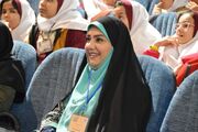 بهنوش بساک‌ داور قصه‌گویی در کرمانشاه از سرزمین قصه‌ها می‌گوید