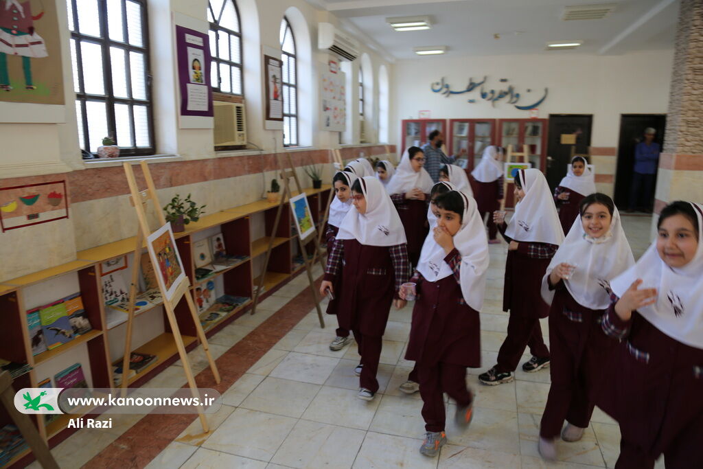 آشنایی کودکان شرکت کننده در بخش استانی جشنواره قصه گویی با فعالیت های کانون 