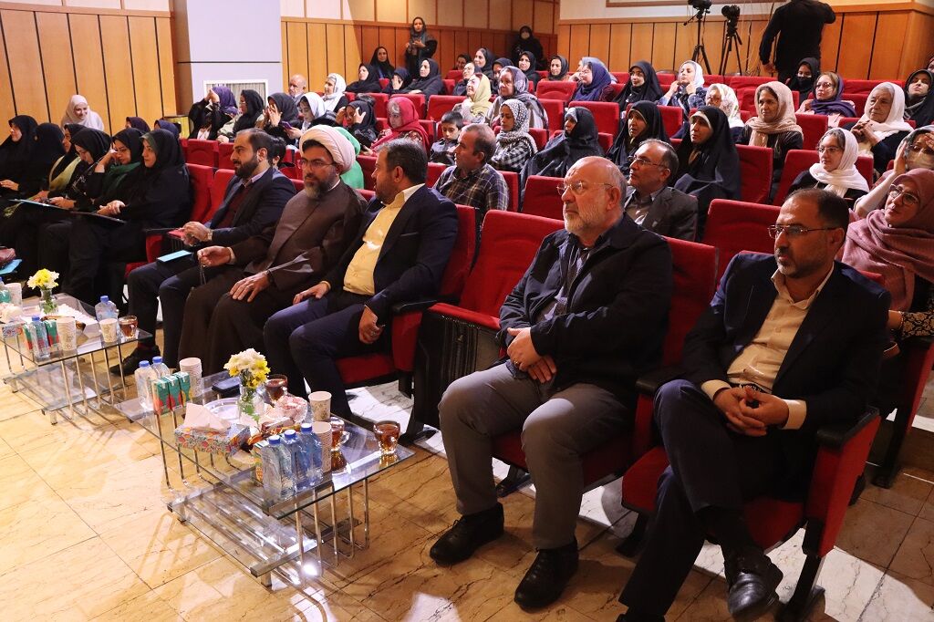 مرحله استانی بیست و پنجمین جشنواره قصه گویی البرز به ایستگاه اختتامیه رسید